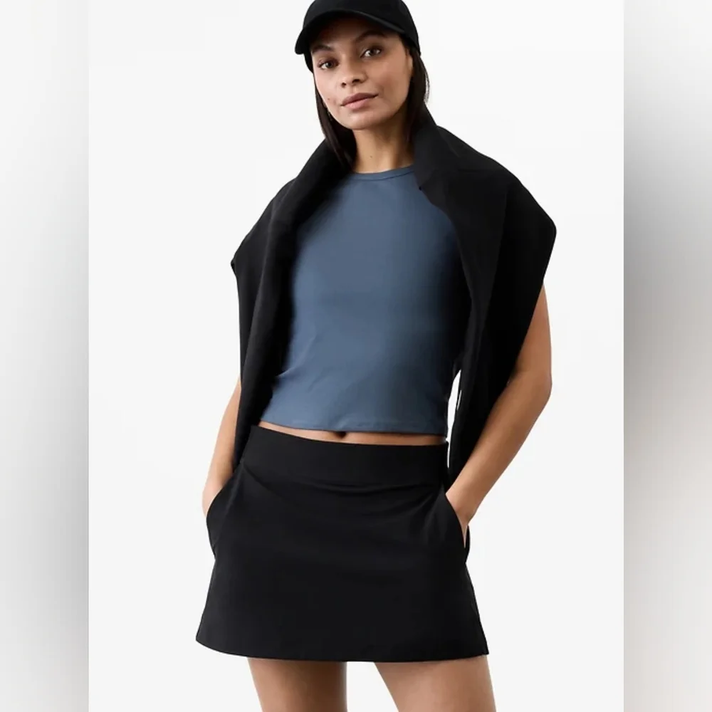 Athleta Brooklyn Short - Picture 2 of 4